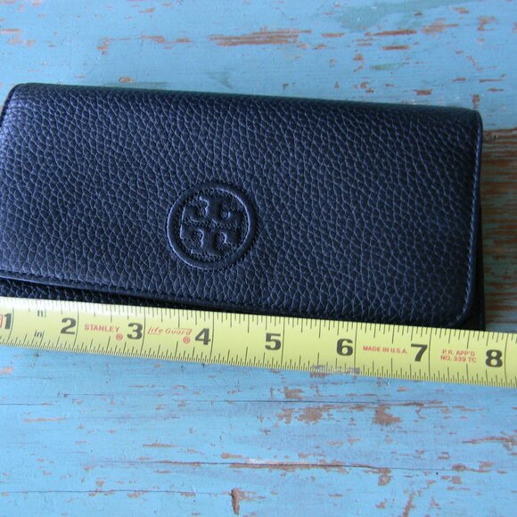 Tory Burch Marion BLACK PEBBLE LEATHER Envelope Continental Wallet - Picture 2 of 9